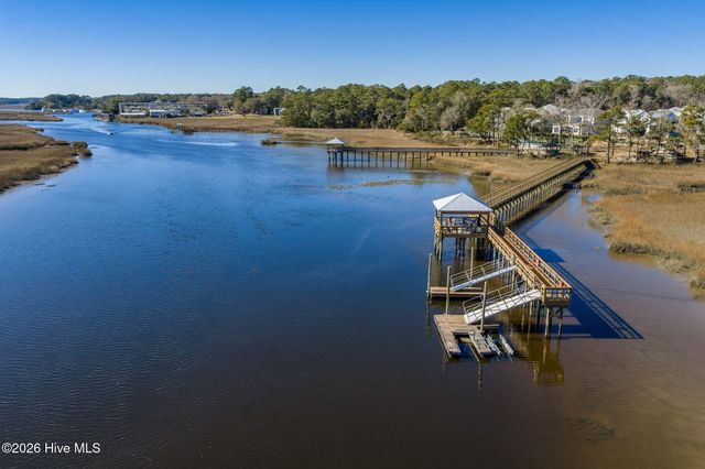 2016 Manor Parc Drive, Calabash, NC 28467
