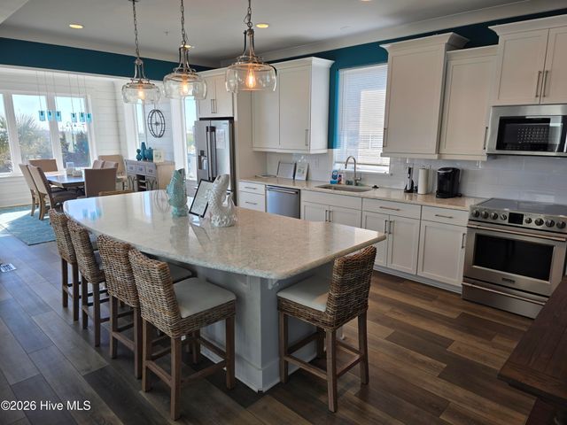 2016 Manor Parc Drive, Calabash, NC 28467