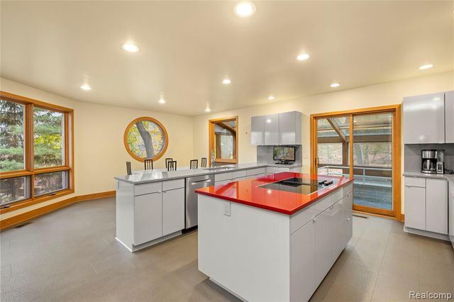 1178 Copperwood Drive, Bloomfield Hills, MI 48302