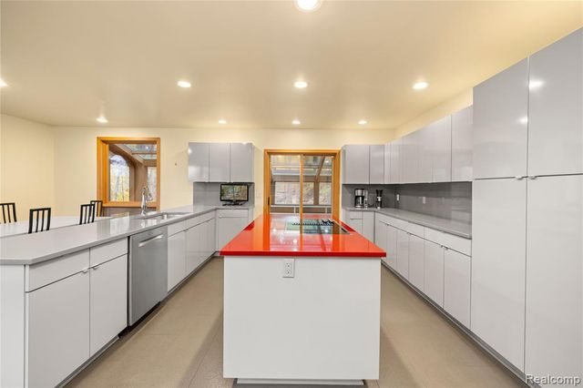 1178 Copperwood Drive, Bloomfield Hills, MI 48302
