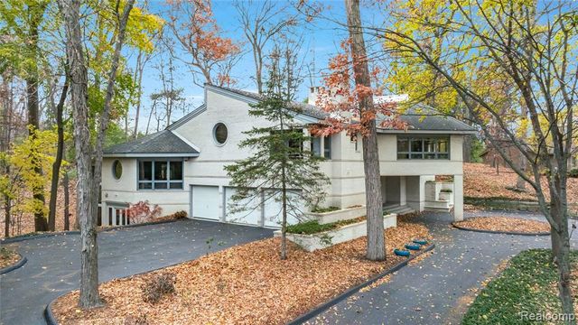 1178 Copperwood Drive, Bloomfield Hills, MI 48302