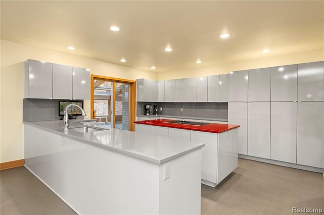 1178 Copperwood Drive, Bloomfield Hills, MI 48302