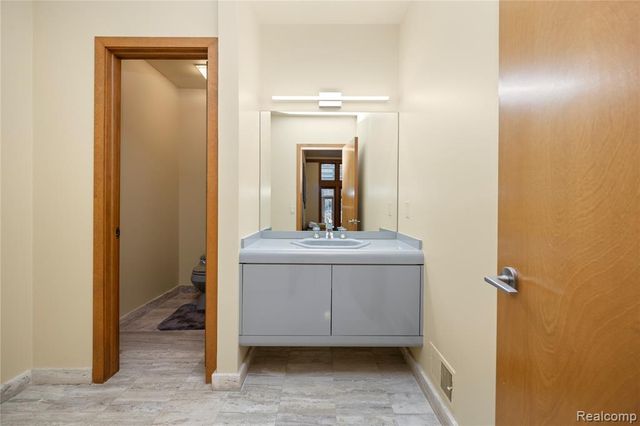 1178 Copperwood Drive, Bloomfield Hills, MI 48302