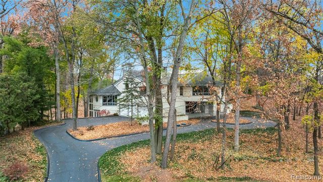 1178 Copperwood Drive, Bloomfield Hills, MI 48302