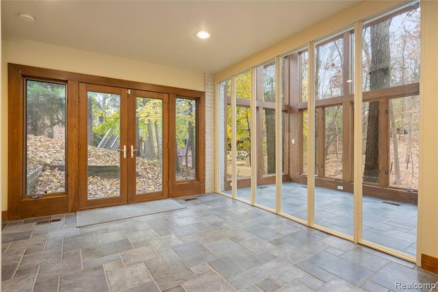 1178 Copperwood Drive, Bloomfield Hills, MI 48302