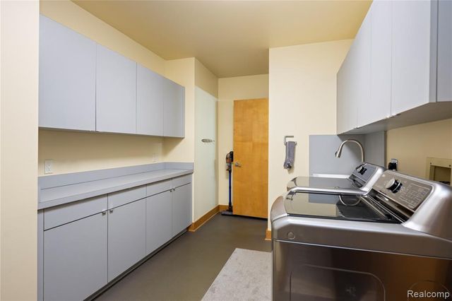 1178 Copperwood Drive, Bloomfield Hills, MI 48302