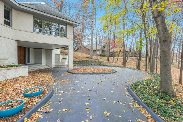 1178 Copperwood Drive, Bloomfield Hills, MI 48302