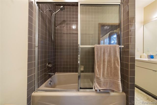1178 Copperwood Drive, Bloomfield Hills, MI 48302