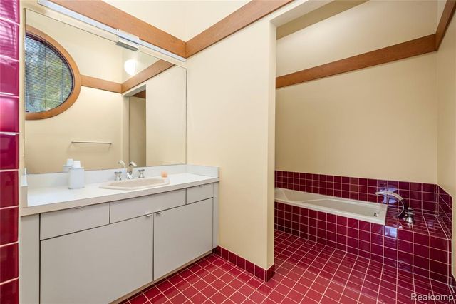 1178 Copperwood Drive, Bloomfield Hills, MI 48302