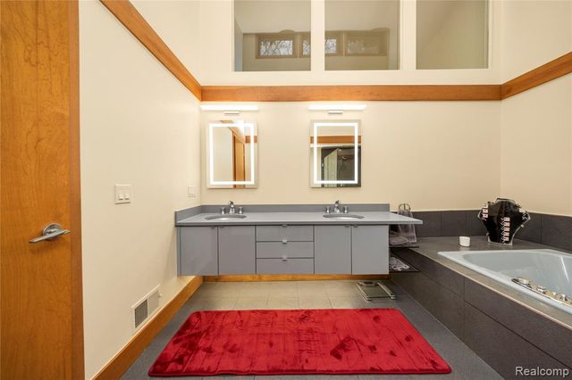 1178 Copperwood Drive, Bloomfield Hills, MI 48302