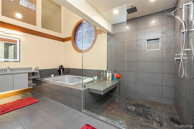 1178 Copperwood Drive, Bloomfield Hills, MI 48302