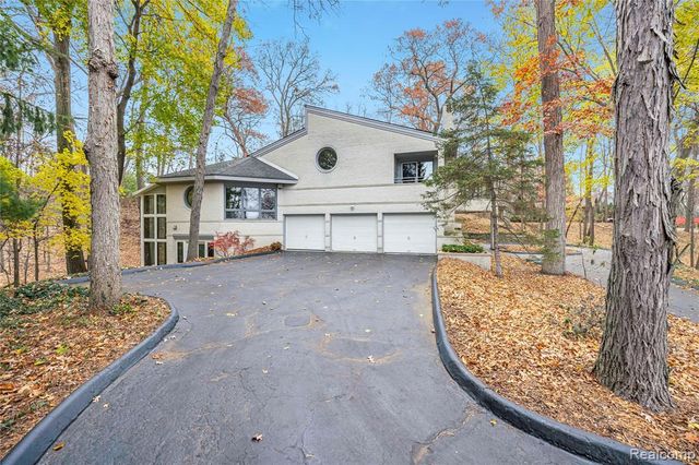1178 Copperwood Drive, Bloomfield Hills, MI 48302