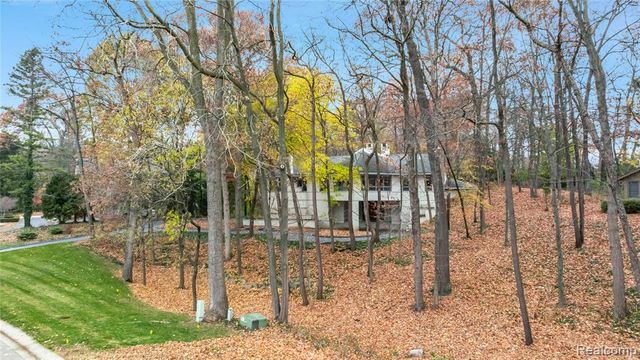1178 Copperwood Drive, Bloomfield Hills, MI 48302