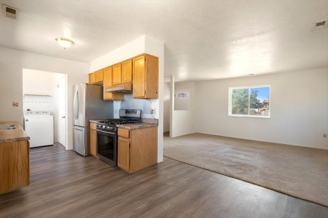 2 Jane Lane, Edgewood, NM 87015