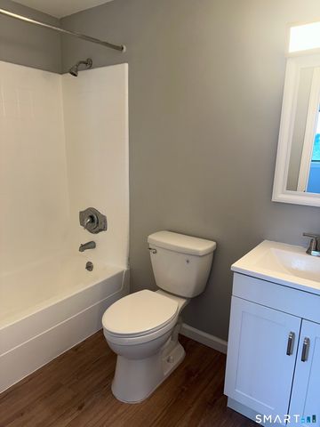 5 Nabby Road A49, Danbury, CT 06811