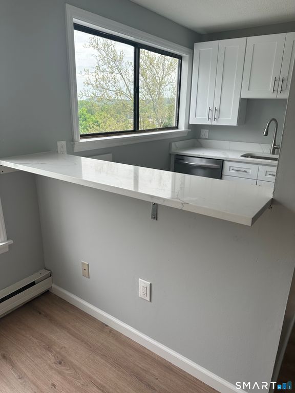 5 Nabby Road A49, Danbury, CT 06811