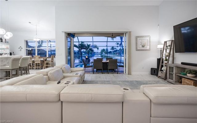 1505 SE 4th ST, Cape Coral, FL 33990