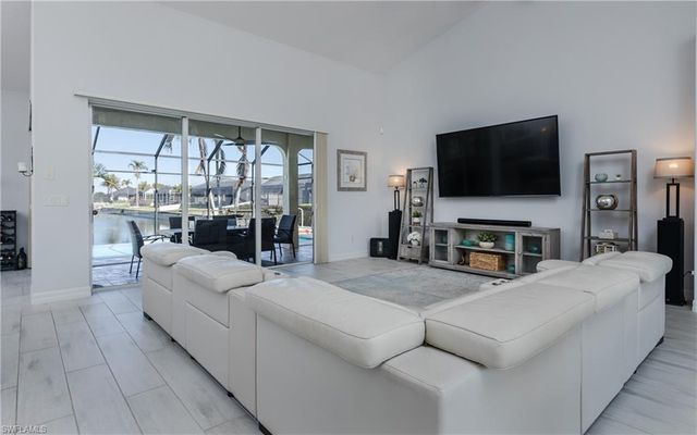 1505 SE 4th ST, Cape Coral, FL 33990