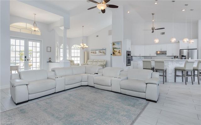 1505 SE 4th ST, Cape Coral, FL 33990