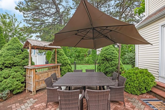 10 John Street, Selden, NY 11784