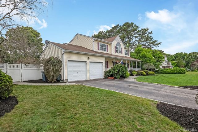 10 John Street, Selden, NY 11784