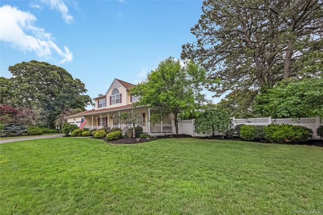 10 John Street, Selden, NY 11784