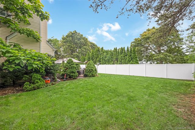 10 John Street, Selden, NY 11784