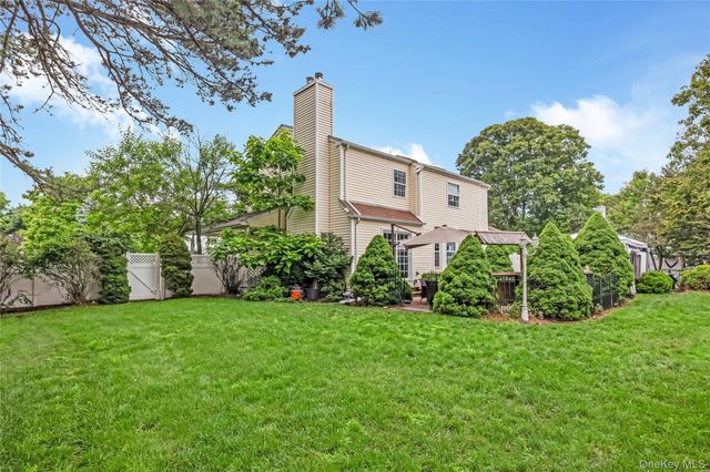 10 John Street, Selden, NY 11784