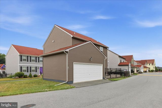 19 BITTENDORF WAY, Reinholds, PA 17569