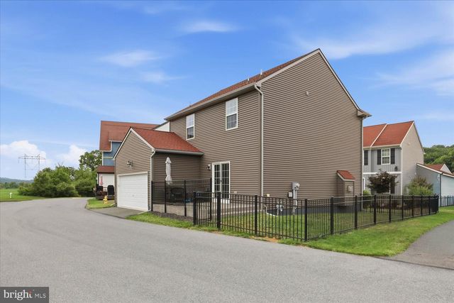 19 BITTENDORF WAY, Reinholds, PA 17569