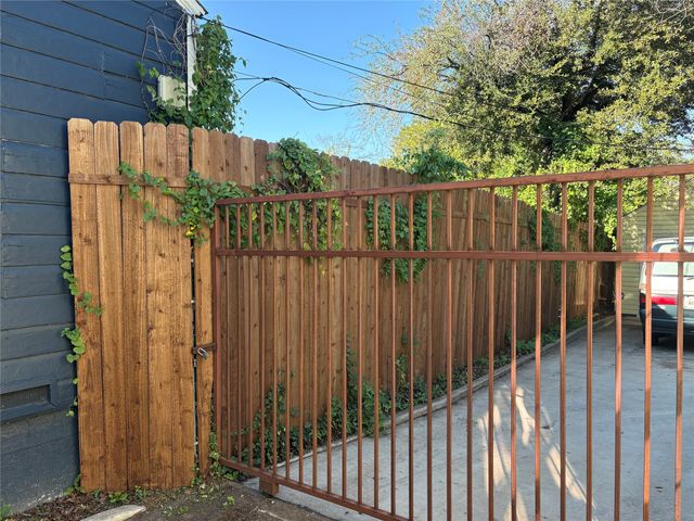 3620 Winston Road, Fort Worth, TX 76109