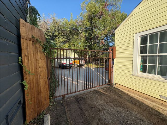 3620 Winston Road, Fort Worth, TX 76109