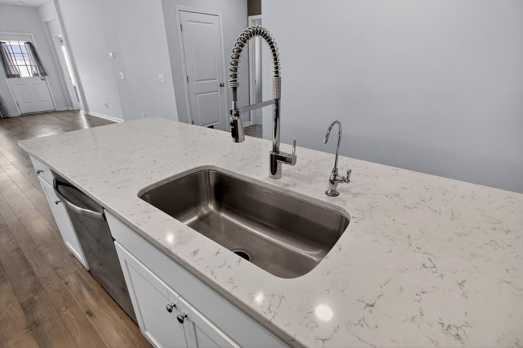 Image 10 of property listing at 117 Sequoia Lane, Goose Creek, SC 29445