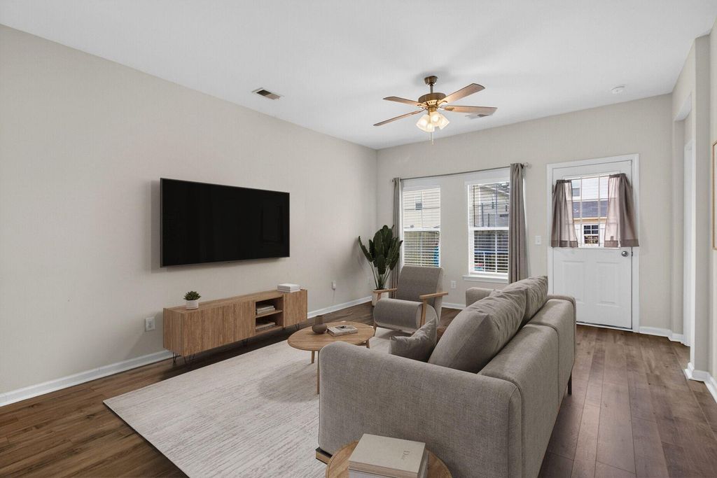 Image 14 of property listing at 117 Sequoia Lane, Goose Creek, SC 29445