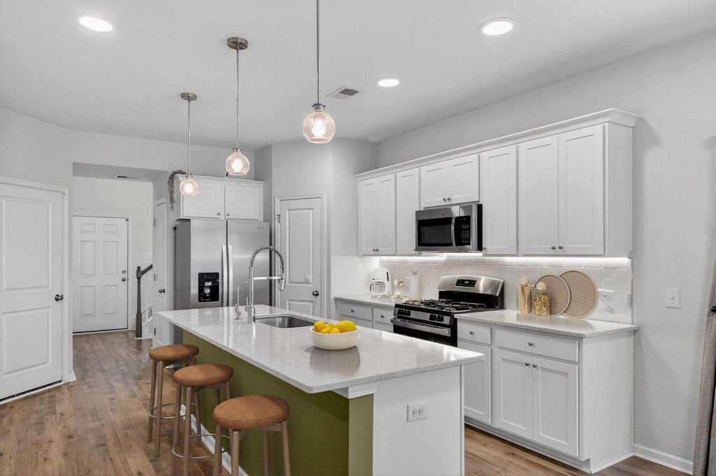 Image 8 of property listing at 117 Sequoia Lane, Goose Creek, SC 29445