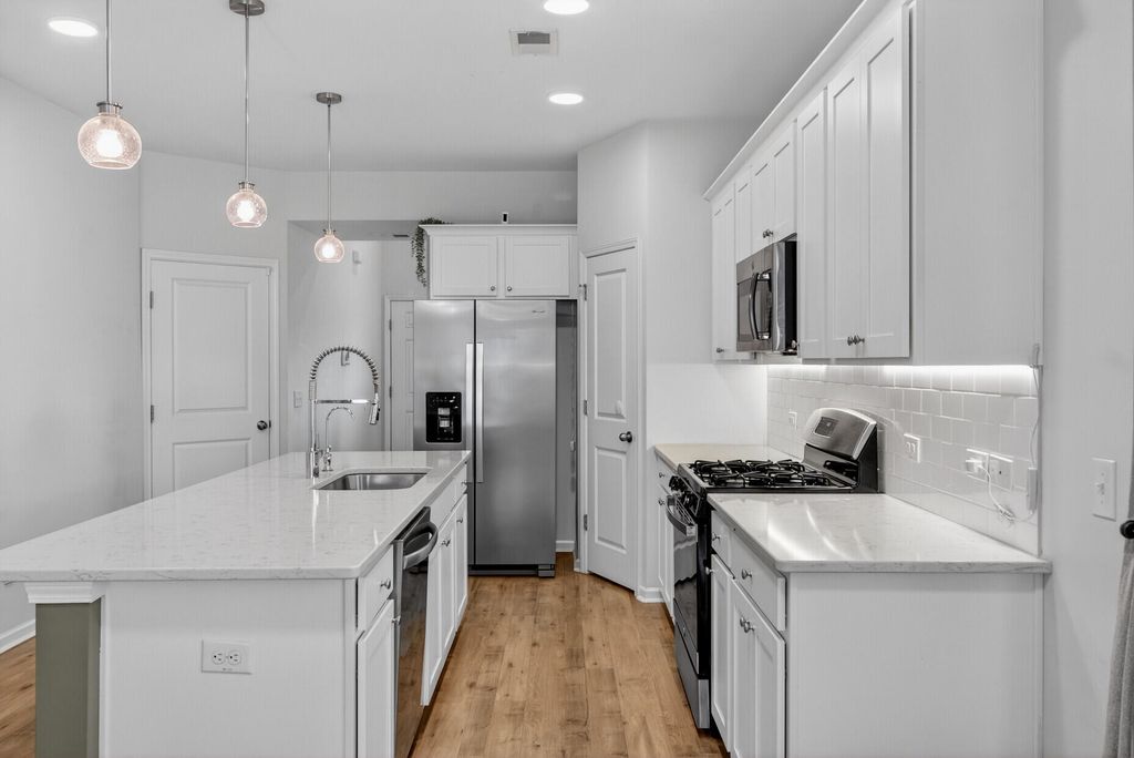 Image 9 of property listing at 117 Sequoia Lane, Goose Creek, SC 29445