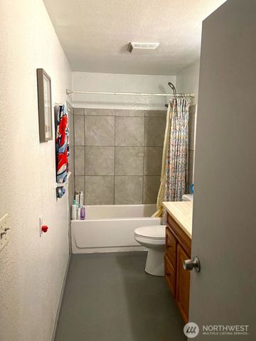 522 Locust Street, Omak, WA 98841