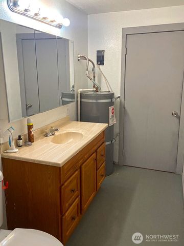 522 Locust Street, Omak, WA 98841