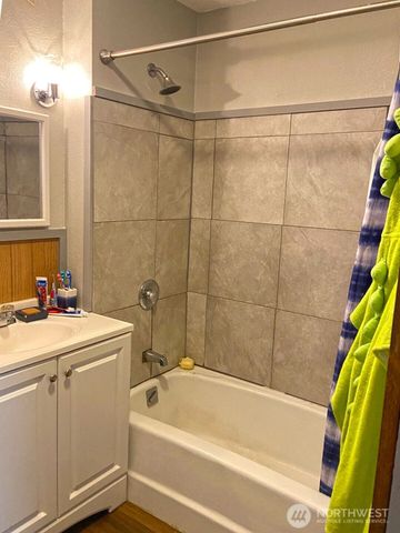 522 Locust Street, Omak, WA 98841