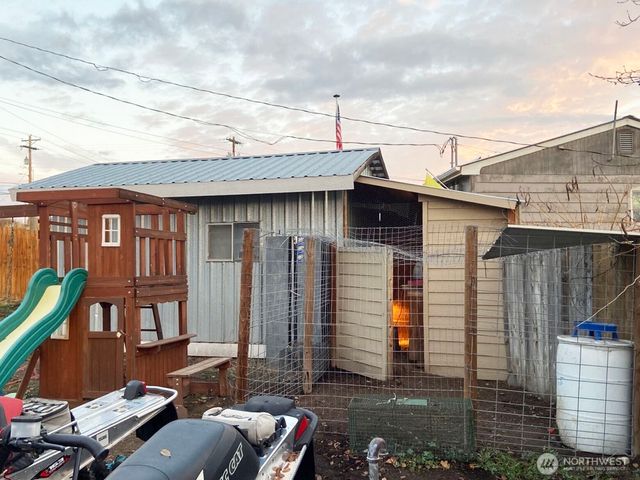 522 Locust Street, Omak, WA 98841