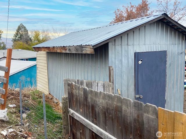 522 Locust Street, Omak, WA 98841