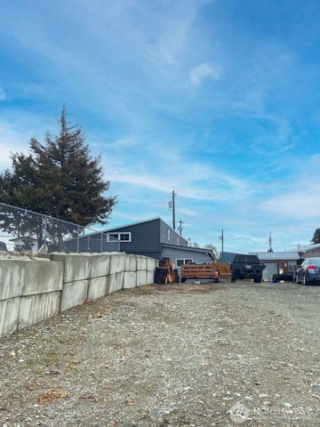 522 Locust Street, Omak, WA 98841