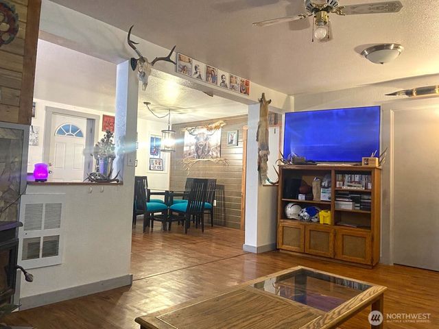 522 Locust Street, Omak, WA 98841