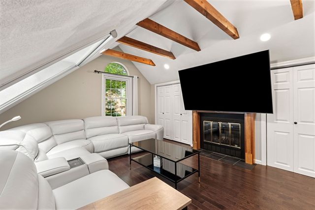 111 Brigham St 19A, Hudson, MA 01749