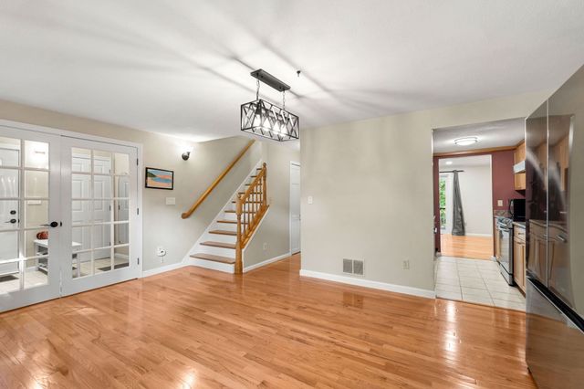 111 Brigham St 19A, Hudson, MA 01749