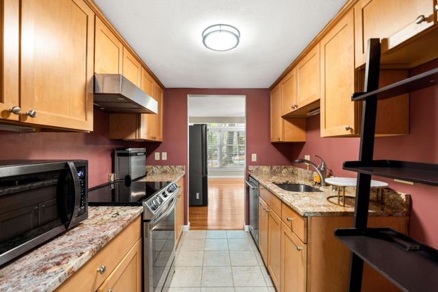 111 Brigham St 19A, Hudson, MA 01749