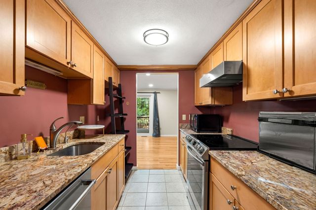 111 Brigham St 19A, Hudson, MA 01749
