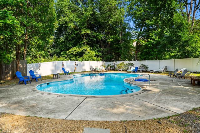111 Brigham St 19A, Hudson, MA 01749