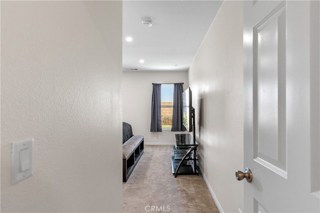 Image 11 of property listing at 44539 Freer Way, Lancaster, CA 93536