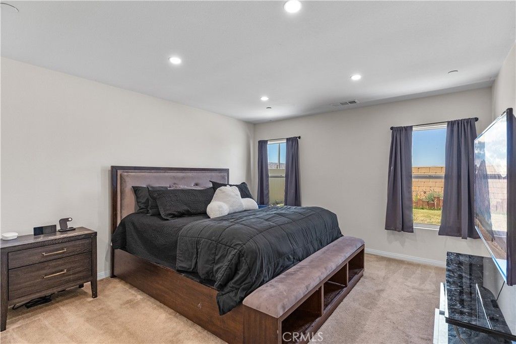 Image 12 of property listing at 44539 Freer Way, Lancaster, CA 93536